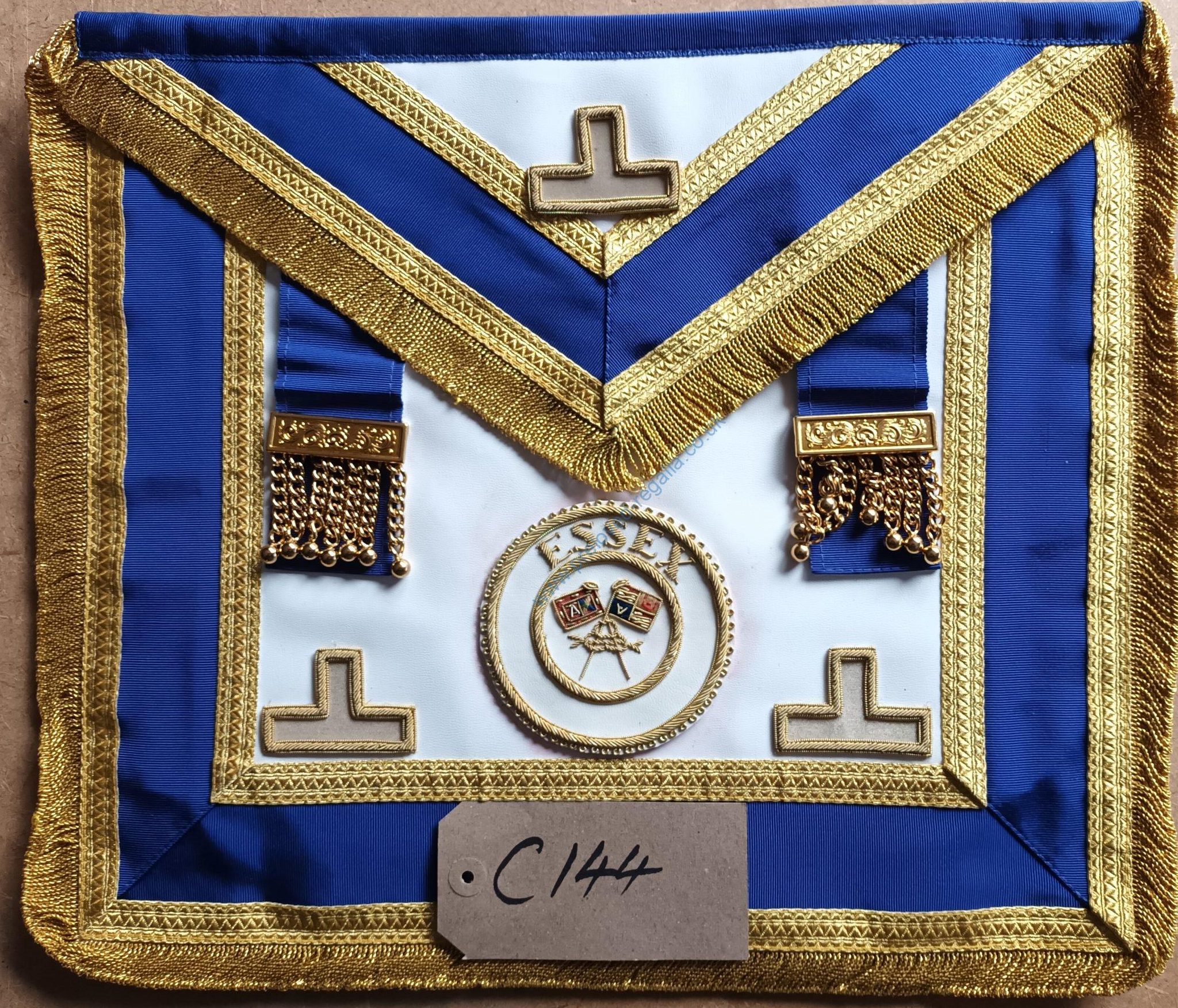 WOW - What a Deal! Essex Past Provincial Grand Standard Bearer - Dress Apron with pocket and Badge! FREE DELIVERY!