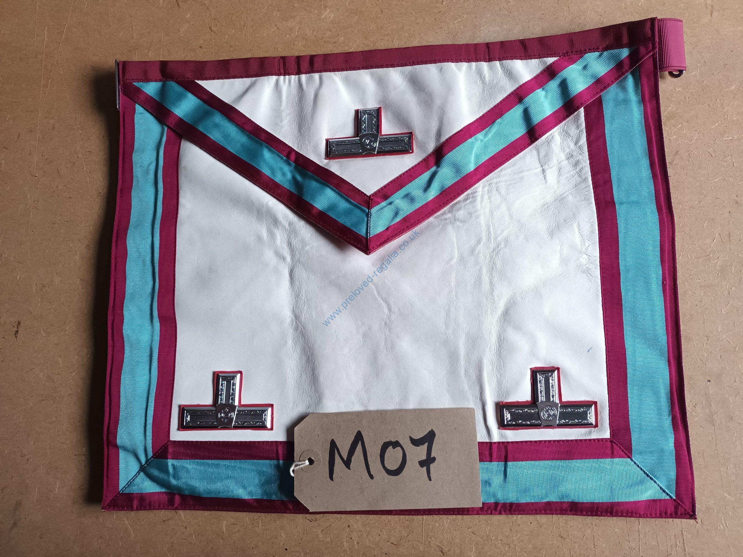 OMG MARK MASTER APRON – DONE DEAL ONLY £12‼️❖❖FREE POSTAGE AND PACKAGING❖❖