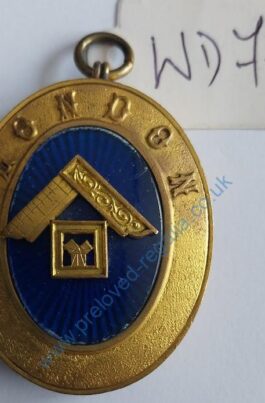 London Grand Rank Collar Jewel